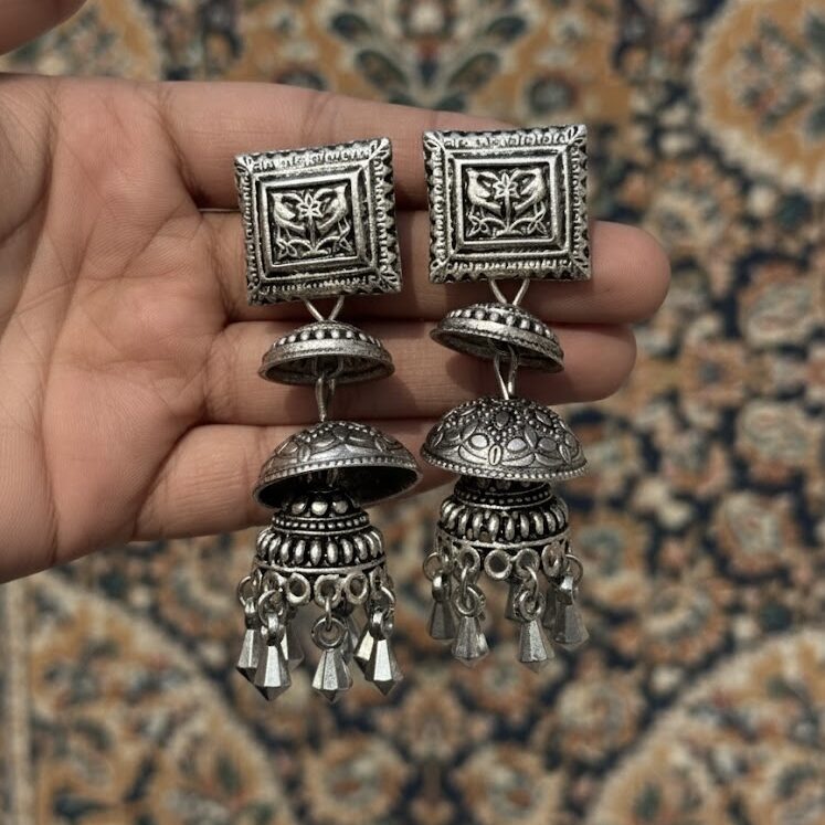 Ishvarya Silver Cascade - Image 2